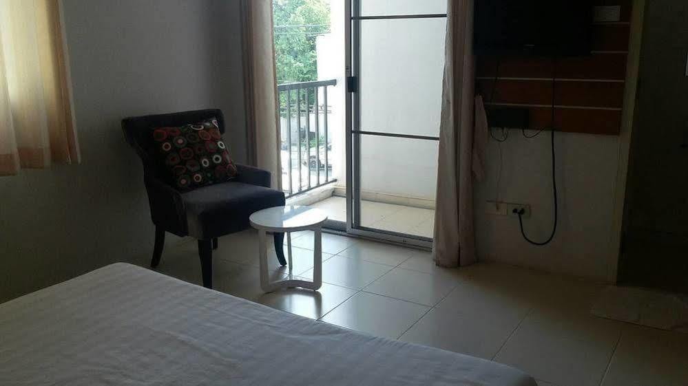 Отель Noble U-House Chiangmai Чиангмай Экстерьер фото