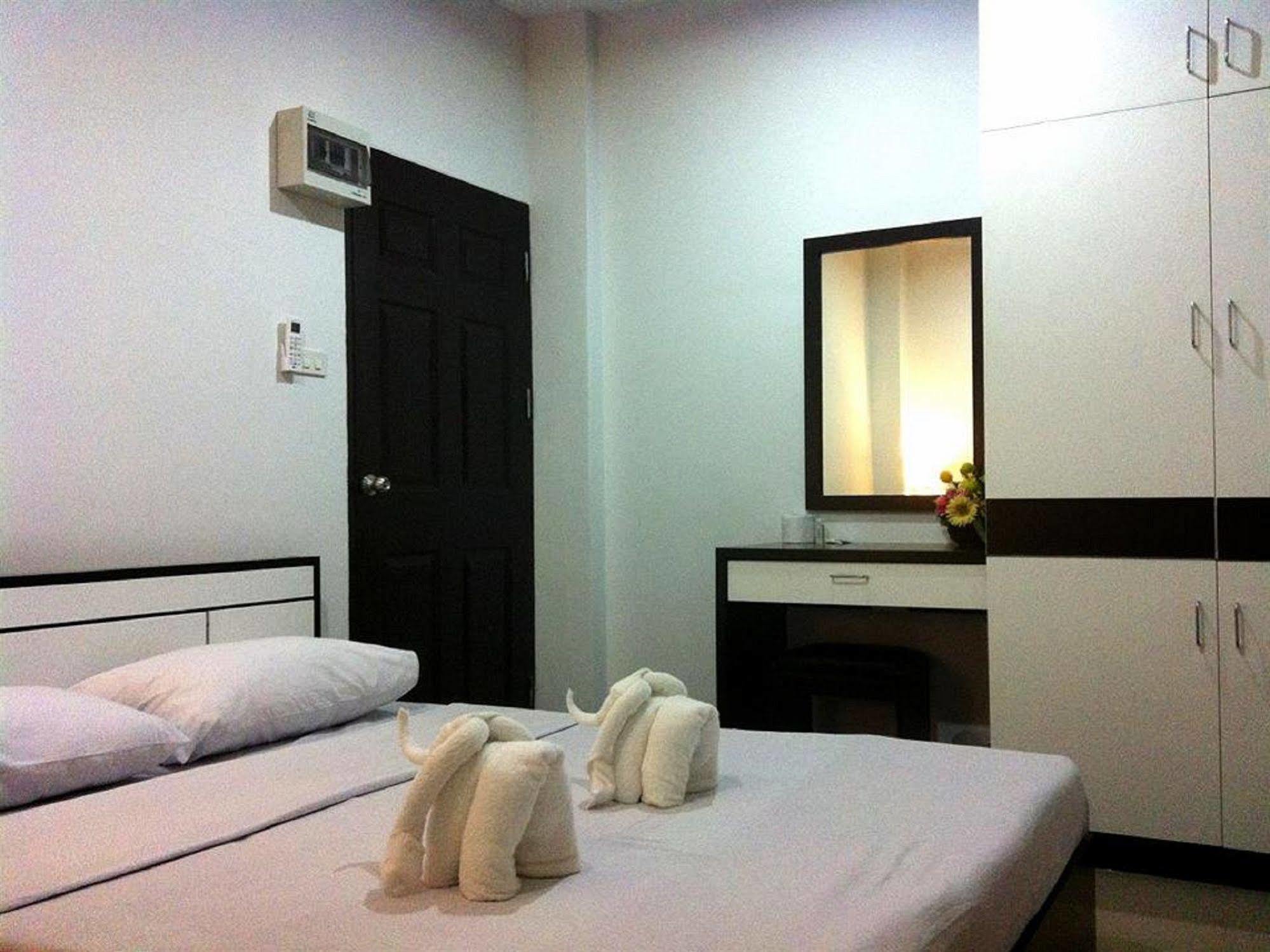 Отель Noble U-House Chiangmai Чиангмай Экстерьер фото